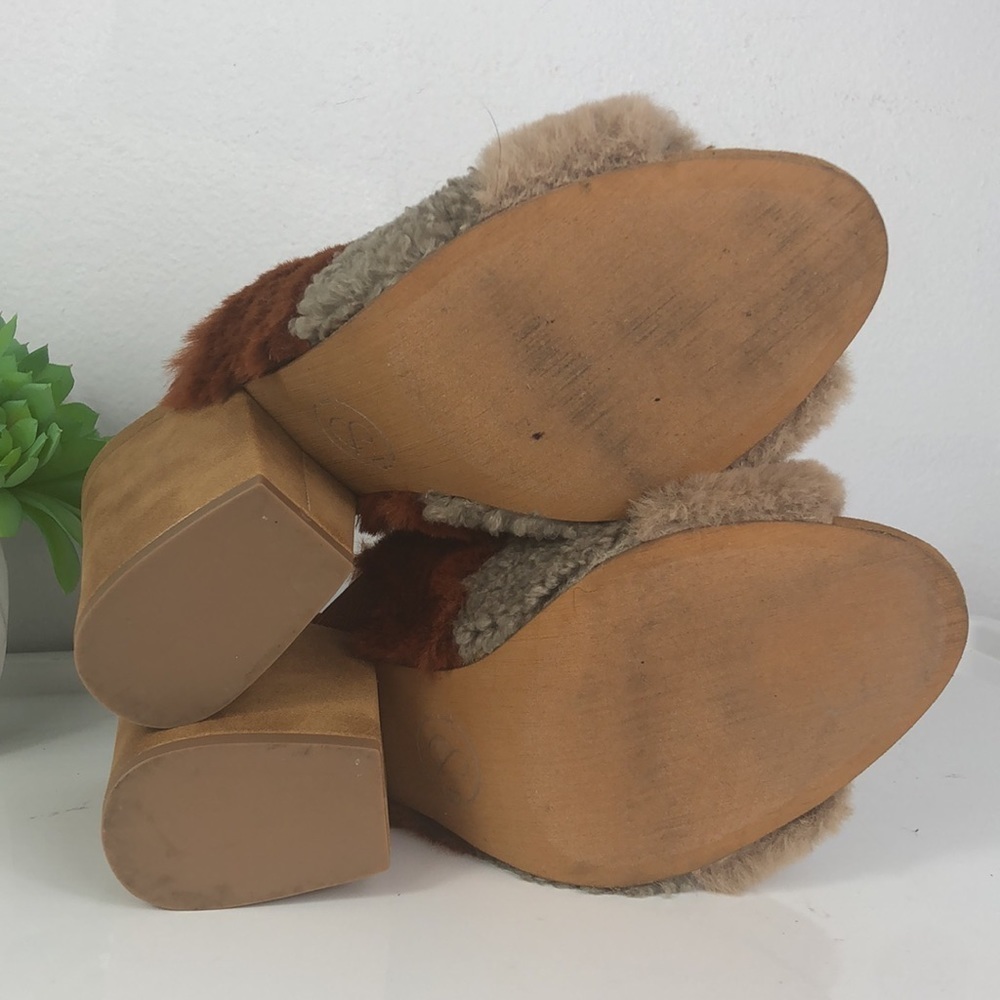 Treasure & Bond Fuzzy Striped Block Heel Mule 7 - Picture 9 of 10